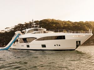 ONEWORLD - Gulf Craft 32m - 5 Cabins - Sydney - Whitsundays - Gold Coast - Australia