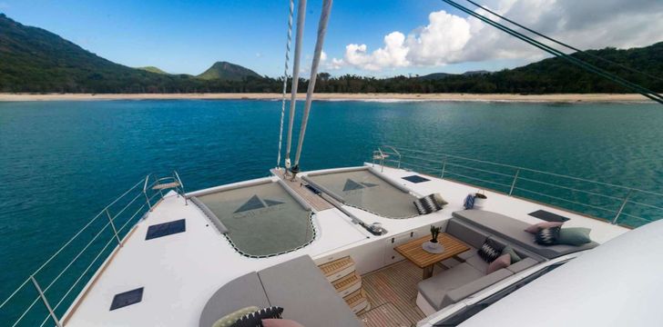 Luxury charter yachts in the Bahamas,Motor and Catamaran