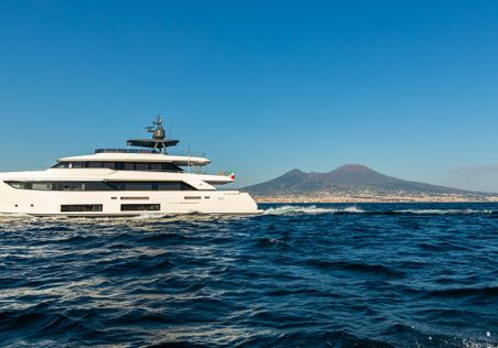 Italy Motor Yacht Charter Guide Grid